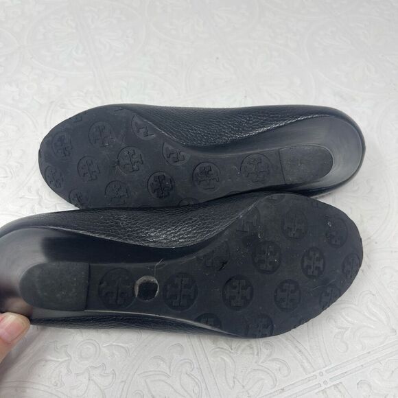 Tory Burch Black Silver Medallion Sally 2 Leather Wedge Pumps Heels Size 7M - Picture 6 of 7